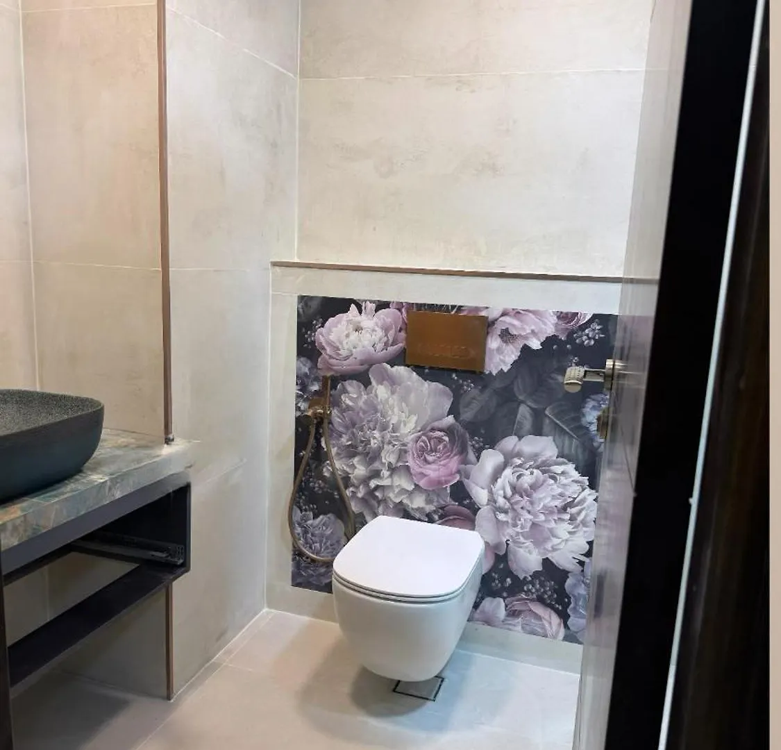 Intercontinental Dubai Marina Hotel Apartments Full Marina View With Balcony, Marina Mall, Large 1 Bedroom Apartment, Kitchen, 2 Toilets, 1 Parking, Swimming Pool And Gym Free Access, Paid Breakfast